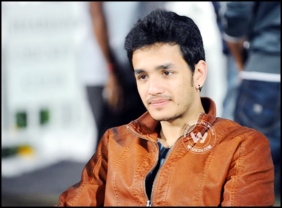 Akhil says sorry!