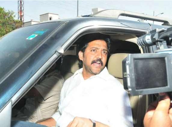 Vallabhaneni says, people would chase Lagadapati out of Vijayawada