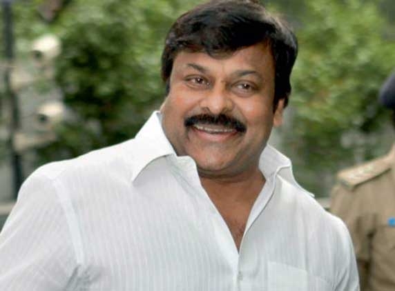 Chiru meets Sonia, discusses by-poll debacle