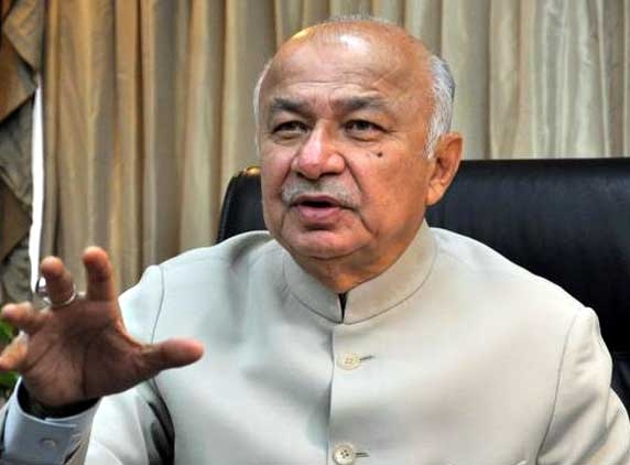 Telangana issue: Wide range consultations underway, says Shinde