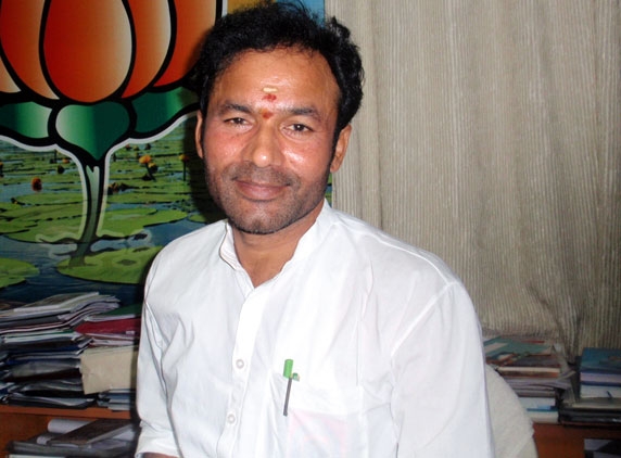Hate speech of Akbaruddin: BJP leaders meet Governor