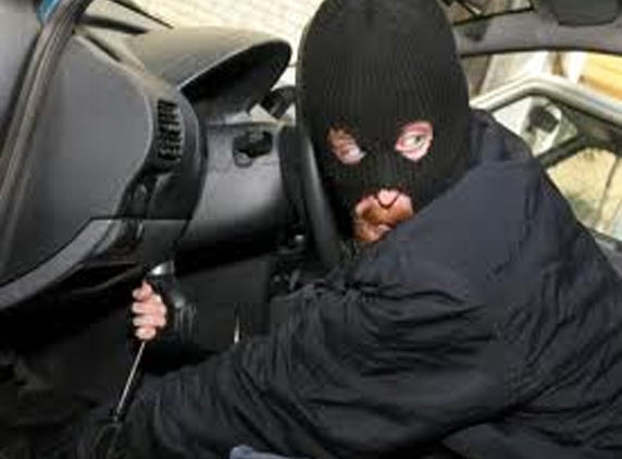 Police nab a group of vehicle stealing thieves