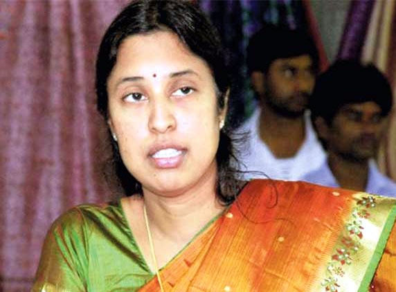 Srilakshmi files counter on CBI petition