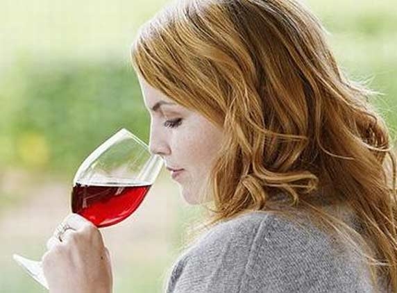 Red wine to increase life span: scientists