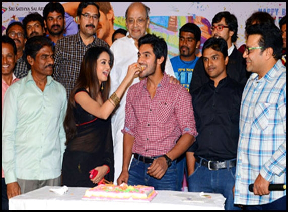 &#039;Pyar Me Padipoyane&#039; Hero Aadi Birthday Celebrated 