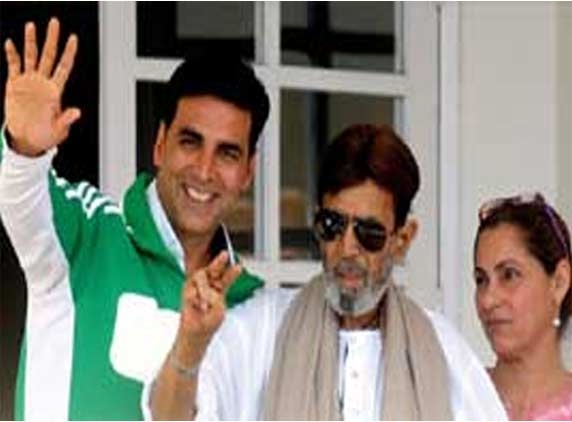 Rajesh Khanna's pyre lit by his grandson, Aarav