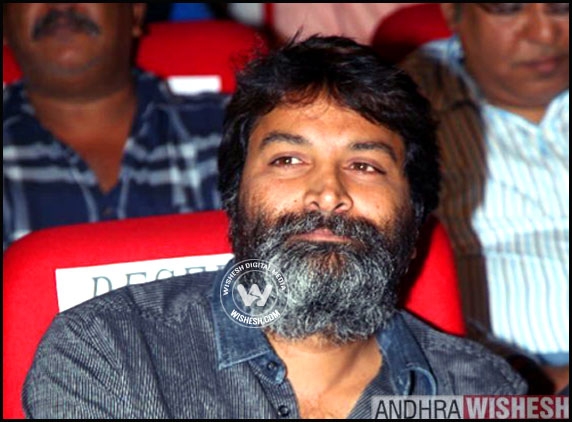 Trivikram bares his heart at Attarintiki Daredi launch