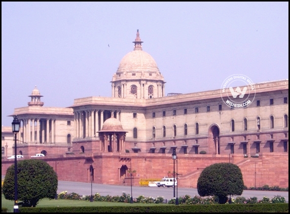 All roads closed to Rashtrapati Bhavan