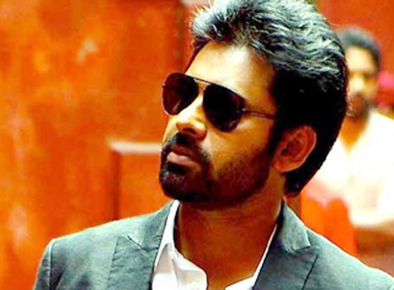 Powerstar hurts Nandamuri Fans!