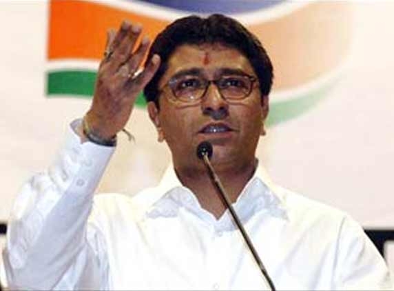 Asha Bhosale raises voice against Raj Thackeray