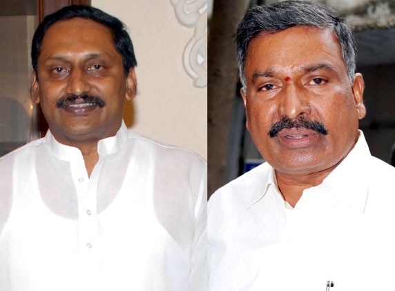 Congress pillars came down: Peddireddy