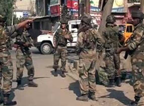  2 Jawans attacked by militants in J&amp;K