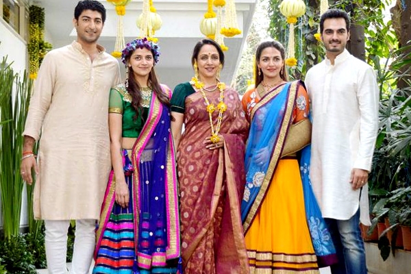 SLIDESHOW: Hema Malini daughter Ahana&#039;s Mehendi