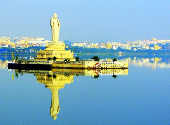 Let us not ruin the iconic Hussainsagar!