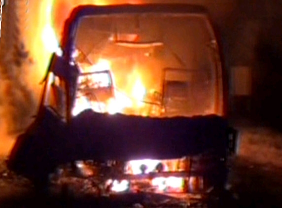30 died in Bangalore Hyderabad Volvo Bus Caught Fire at Kothakota